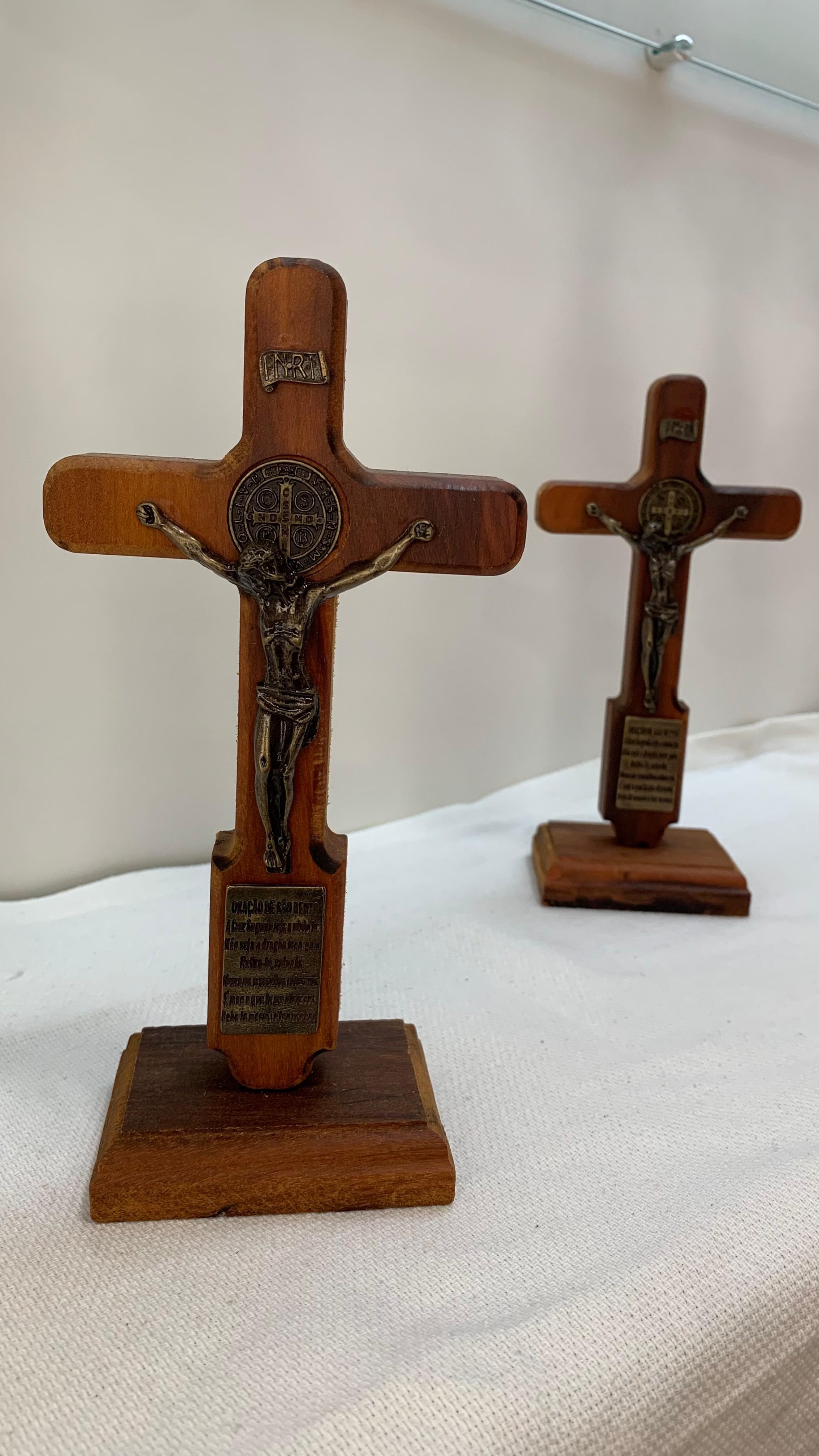 Crucifixos